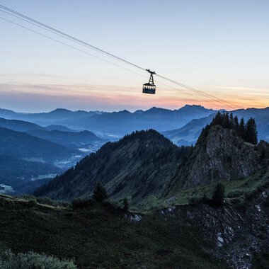 Walmendingerhornbahn bei Sonnenaufgang