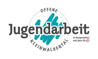 Ein Logo für die offene Jugendarbeit im Kleinwalsertal. Es zeigt bunte Hände und den Schriftzug in einer modernen Schriftart. | © Offene Jugendarbeit Kleinwalsertal Logo