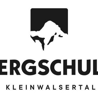 Ein einfaches Logo der Bergschule Kleinwalsertal. Es zeigt einen stilisierten Berg und den Schriftzug in klarer, moderner Schrift.