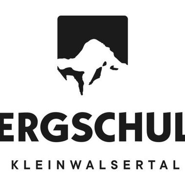 Ein einfaches Logo der Bergschule Kleinwalsertal. Es zeigt einen stilisierten Berg und den Schriftzug in klarer, moderner Schrift.