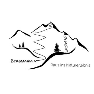 Ein minimalistisches Logo mit Bergen, einem Pfad und einigen Bäumen. Der Slogan „Raus ins Naturerlebnis“ lädt zu Abenteuern in der Natur ein. | © Bergmaika.at | Marion Edlinger