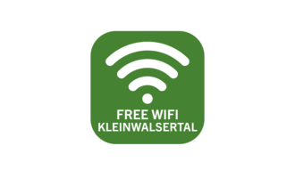 Symbol für kostenloses WLAN im Kleinwalsertal. Grüne Hintergrundfarbe mit einem WLAN-Symbol und der Aufschrift "FREE WIFI KLEINWALSERTAL". | © Kleinwalsertal Tourismus