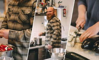 Ein Mann in einer modernen Küche bereitet Zutaten vor und kocht. Auf der Arbeitsfläche sieht man frisches Gemüse und Kochutensilien. | © Mahdtalhaus | Thomas Dielmann
