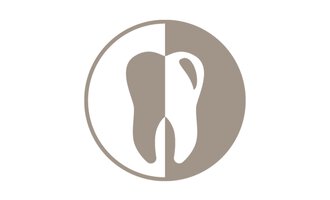 Ein einfaches Logo, das einen Zahn zeigt, geteilt in zwei Farben. Der Zahn ist stilisiert und gehört wahrscheinlich zu einer Zahnarztpraxis oder einer zahnmedizinischen Dienstleistung. | © lippai_zahnicon-22 (1)